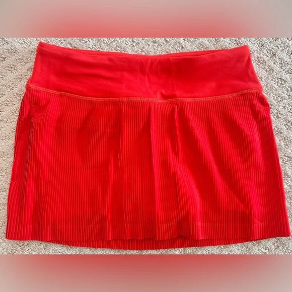 Lululemon Bright Red Pleated Tennis Skirt Built-In Shorts Size 4 NWOT - Picture 2 of 8